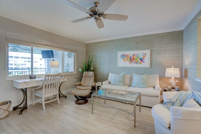 111 Shore Court 305, North Palm Beach, FL 33408