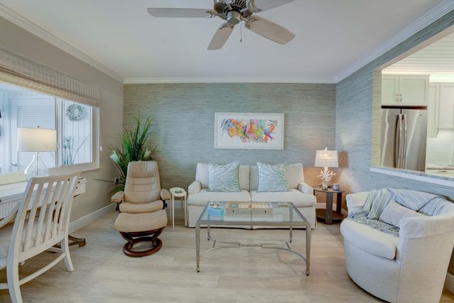 111 Shore Court 305, North Palm Beach, FL 33408