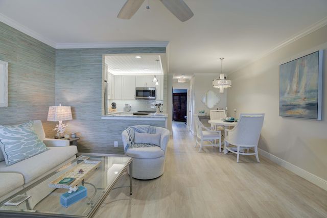 111 Shore Court 305, North Palm Beach, FL 33408