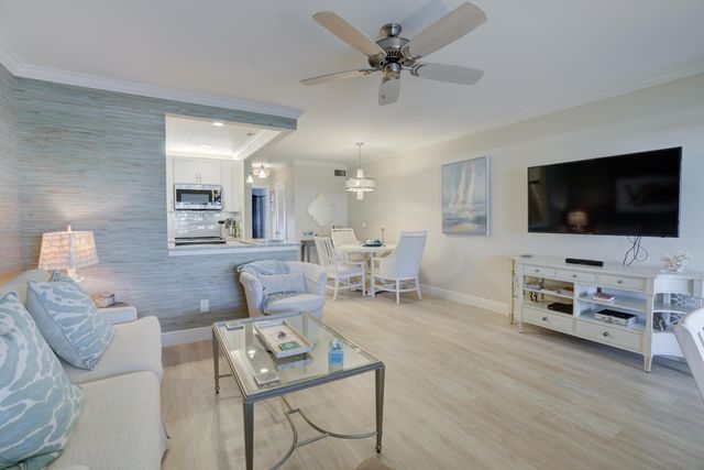 111 Shore Court 305, North Palm Beach, FL 33408