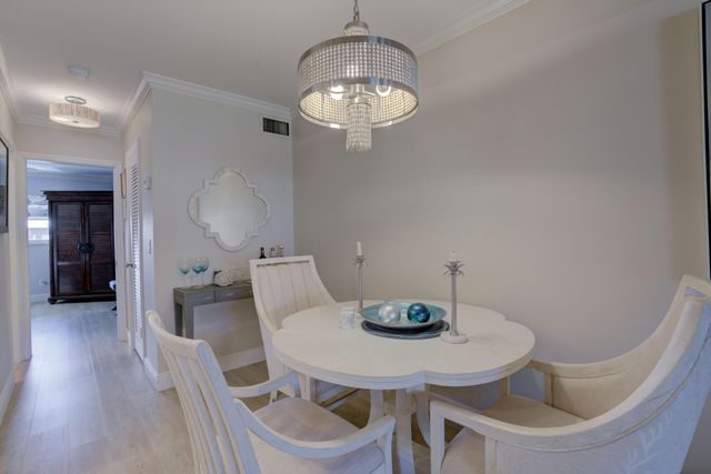 111 Shore Court 305, North Palm Beach, FL 33408