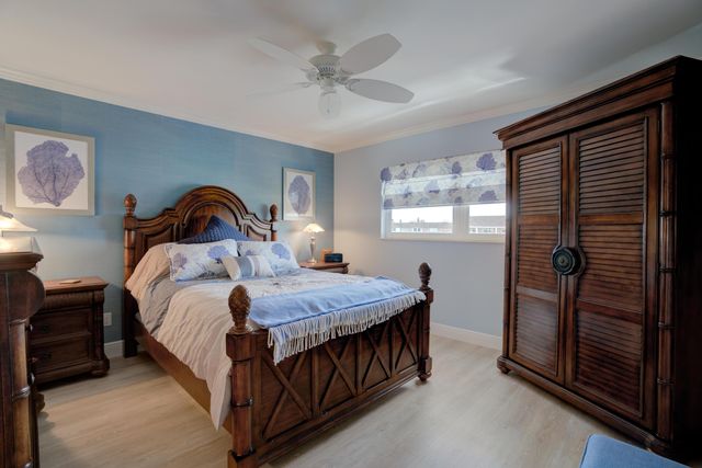 111 Shore Court 305, North Palm Beach, FL 33408