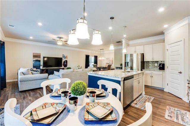 2316 Hastings Manor Lane, Hampton, GA 30228