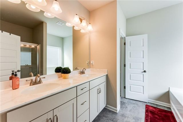 2316 Hastings Manor Lane, Hampton, GA 30228