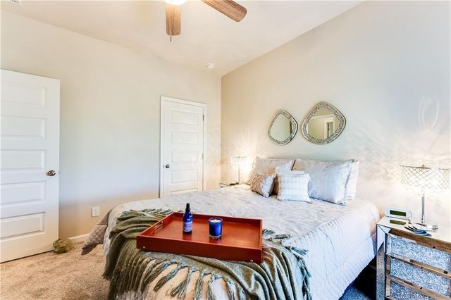 2316 Hastings Manor Lane, Hampton, GA 30228