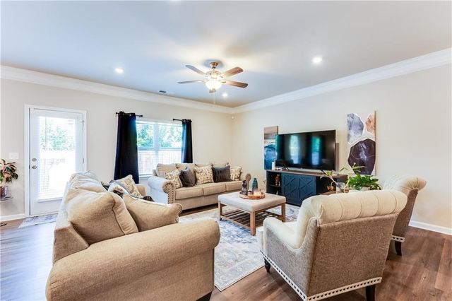 2316 Hastings Manor Lane, Hampton, GA 30228