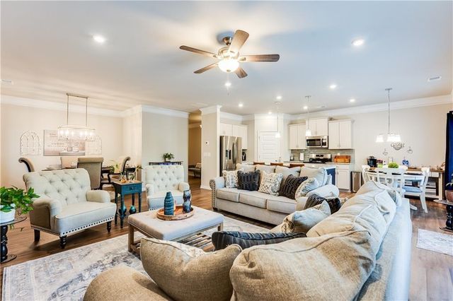 2316 Hastings Manor Lane, Hampton, GA 30228