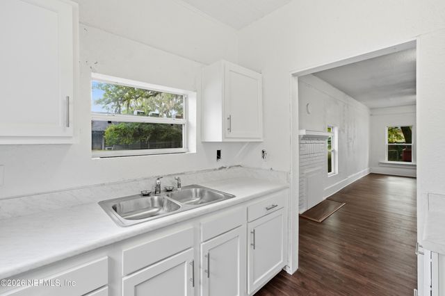 357 CRYSTAL Street, Jacksonville, FL 32254