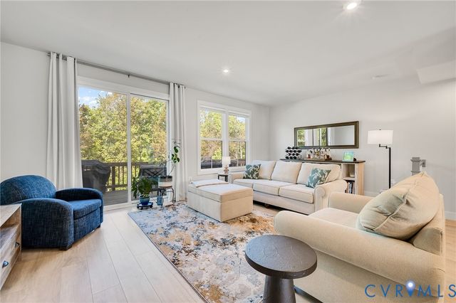 582 Hazel Dr, Henrico, VA 23233