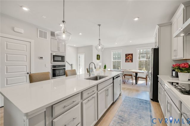 582 Hazel Dr, Henrico, VA 23233