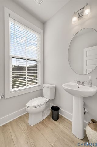 582 Hazel Dr, Henrico, VA 23233