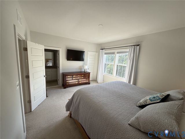 582 Hazel Dr, Henrico, VA 23233