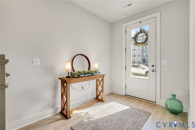 582 Hazel Dr, Henrico, VA 23233