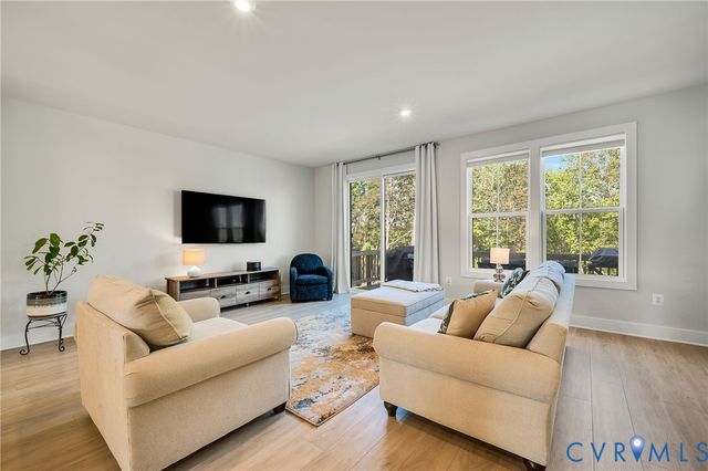 582 Hazel Dr, Henrico, VA 23233