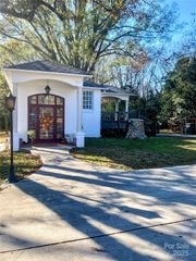 907 N Charlotte Avenue, Monroe, NC 28110