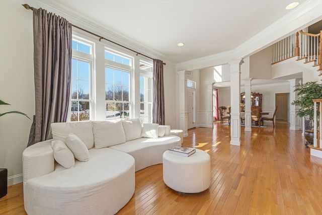 87 Canterbury Hill Rd, Acton, MA 01720