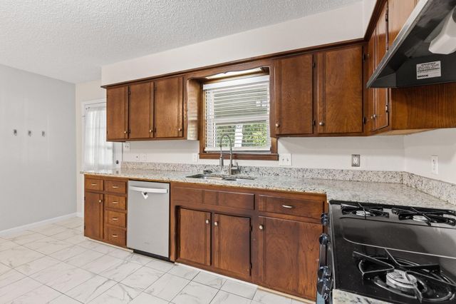 904 S Gribble Street, Sherman, TX 75090