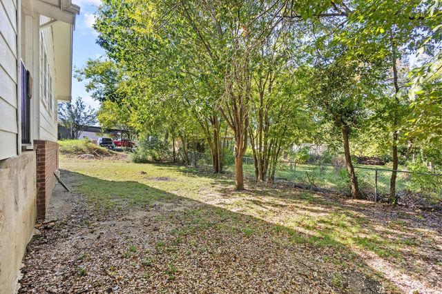 904 S Gribble Street, Sherman, TX 75090