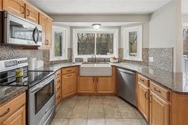 48 Roger Williams Drive, Johnston, RI 02919