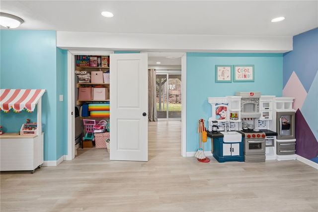 48 Roger Williams Drive, Johnston, RI 02919