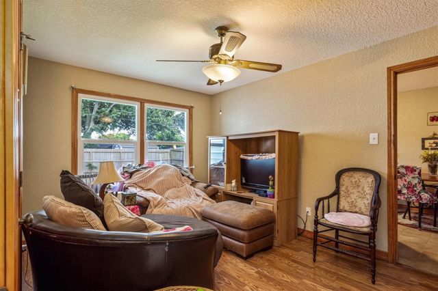 7113 Sycamore Drive, Galveston, TX 77551