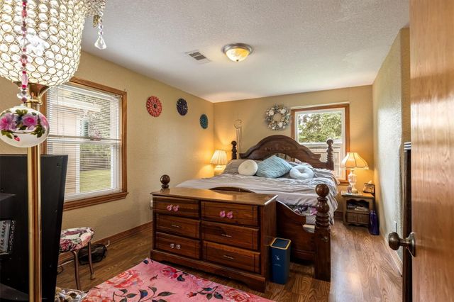 7113 Sycamore Drive, Galveston, TX 77551