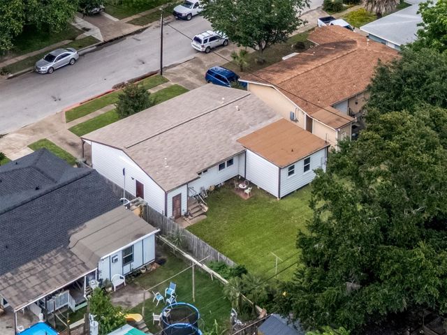 7113 Sycamore Drive, Galveston, TX 77551