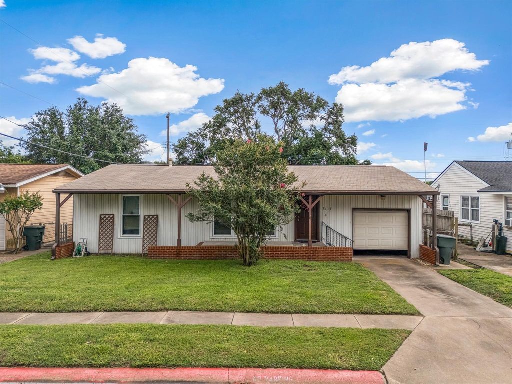 7113 Sycamore Drive, Galveston, TX 77551