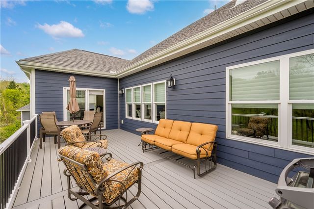 490 Harvest View Drive, Peters Twp, PA 15367