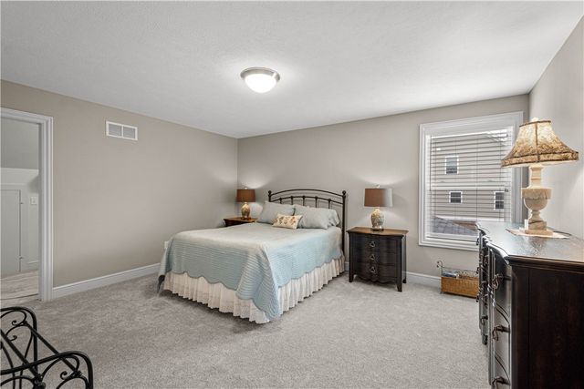 490 Harvest View Drive, Peters Twp, PA 15367