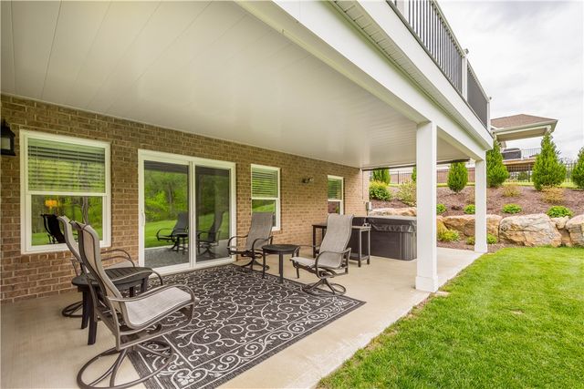 490 Harvest View Drive, Peters Twp, PA 15367