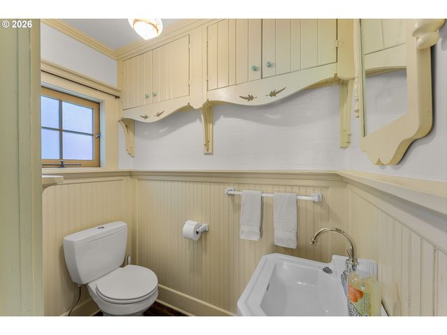 5006 Se LONG St, Portland, OR 97206