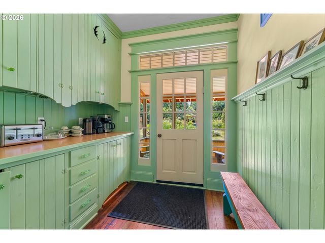 5006 Se LONG St, Portland, OR 97206