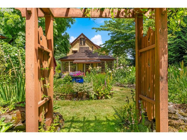 5006 Se LONG St, Portland, OR 97206
