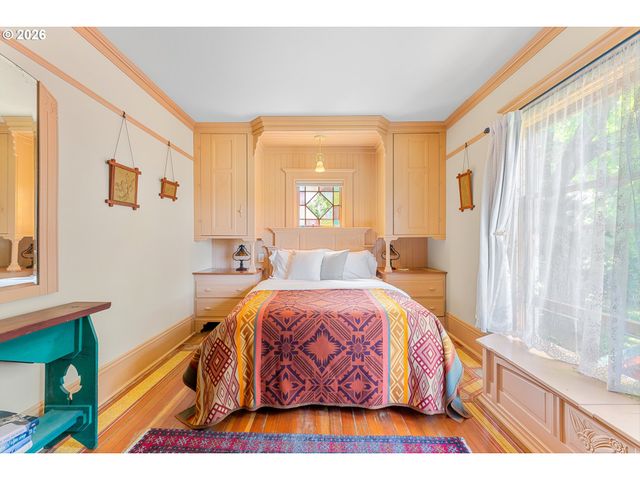 5006 Se LONG St, Portland, OR 97206