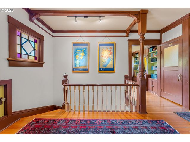 5006 Se LONG St, Portland, OR 97206