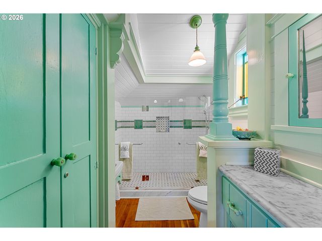 5006 Se LONG St, Portland, OR 97206
