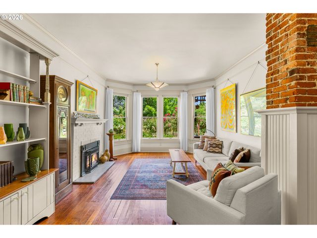 5006 Se LONG St, Portland, OR 97206