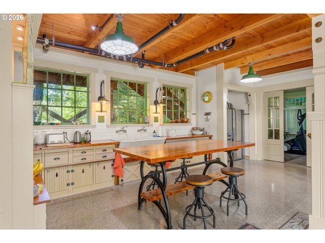 5006 Se LONG St, Portland, OR 97206