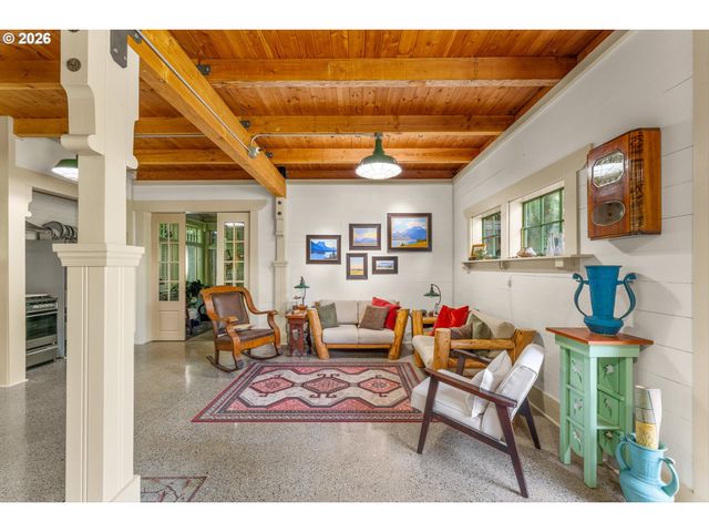 5006 Se LONG St, Portland, OR 97206