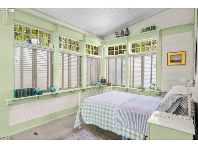 5006 Se LONG St, Portland, OR 97206