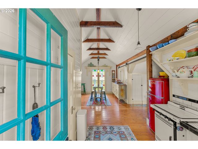 5006 Se LONG St, Portland, OR 97206
