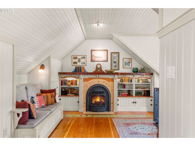 5006 Se LONG St, Portland, OR 97206