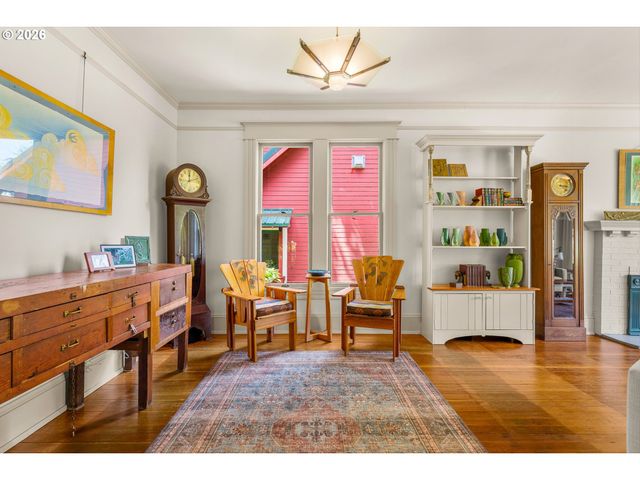 5006 Se LONG St, Portland, OR 97206
