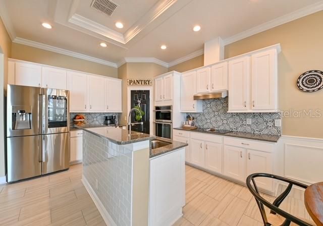 10119 DEERCLIFF DR, Tampa, FL 33647