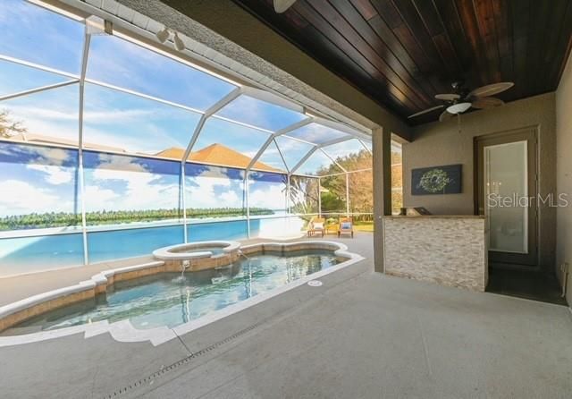 10119 DEERCLIFF DR, Tampa, FL 33647