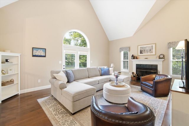 3 Taconic Drive, Merrimack, NH 03054