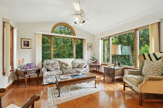 55 Dowds Ln, Chicopee, MA 01020