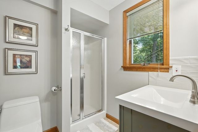 55 Dowds Ln, Chicopee, MA 01020
