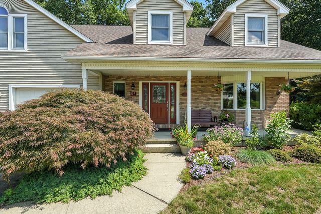 55 Dowds Ln, Chicopee, MA 01020